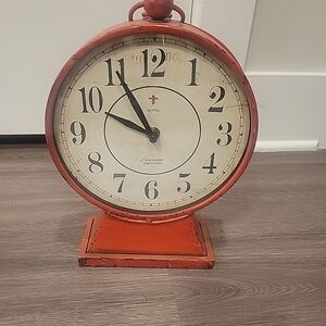 Lancaster Buenos Aires Red Clock